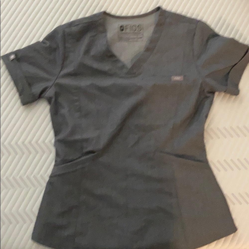 Figs scrub top